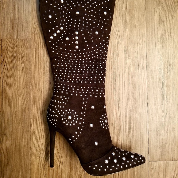 Studded Heeled Boot🦋 - Picture 2 of 5
